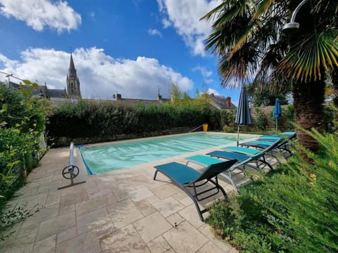 Pool view, Swimming pool, sunbed
