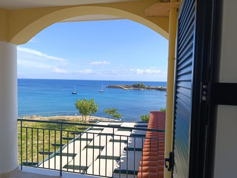Shower, Natural landscape, Bathroom, View (from property/room), Balcony/Terrace, Sea view