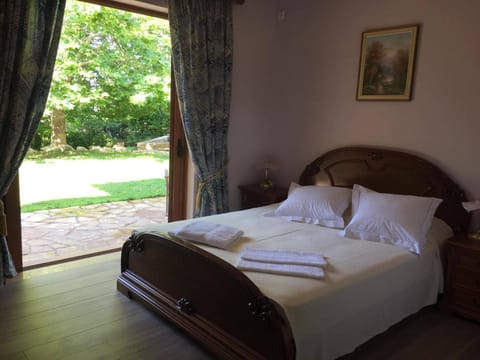 Bedroom, Garden view