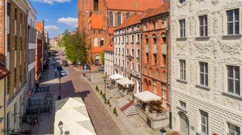 Property building, Day, Neighbourhood, Bird's eye view, City view, Street view, Location