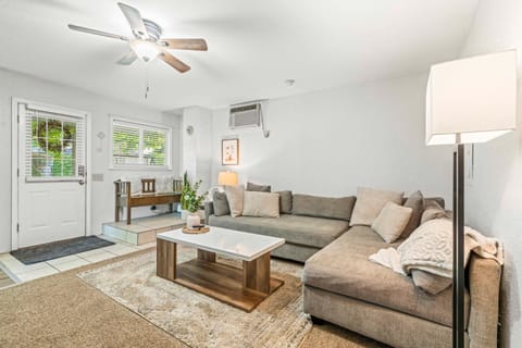 Facade/entrance, Living room, fireplace