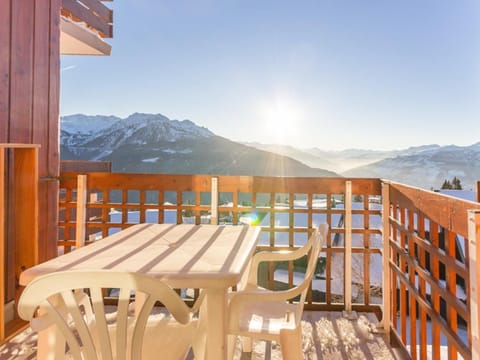 Studio lumineux près des pistes avec balcon - FR-1-275-154 Apartment in Montvalezan