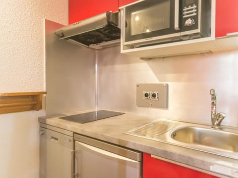 Studio lumineux près des pistes avec balcon - FR-1-275-154 Apartment in Montvalezan