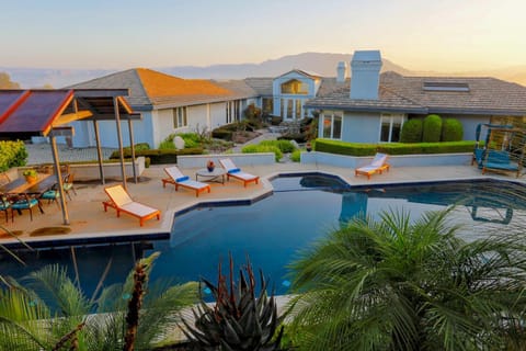 Luxury Modern Chateau near wineries & beaches Villa in Fallbrook