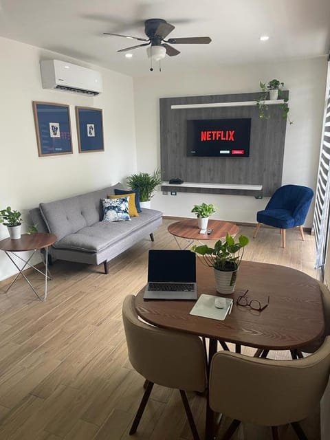 Communal lounge/ TV room, Living room, Seating area, Dining area