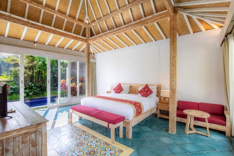 Patio, Bed, Photo of the whole room, Bedroom, Pool view, Swimming pool, sunbed