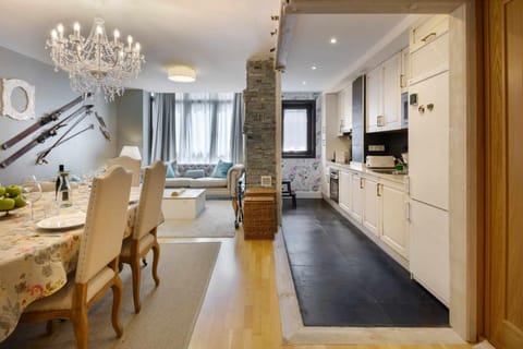 Kitchen or kitchenette, Living room, Dining area