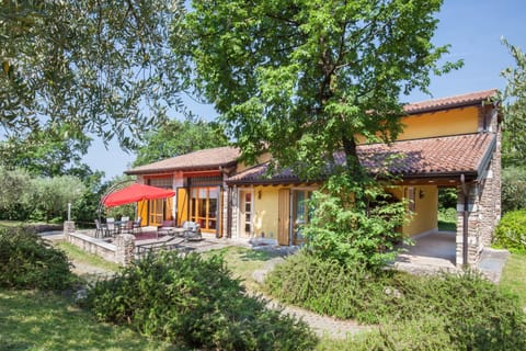 Property building, Facade/entrance, Off site