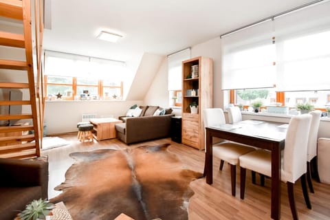 Living room, Dining area