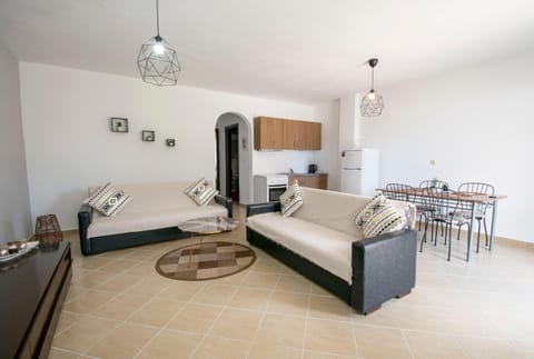 Kitchen or kitchenette, Living room, Photo of the whole room, Seating area, Dining area