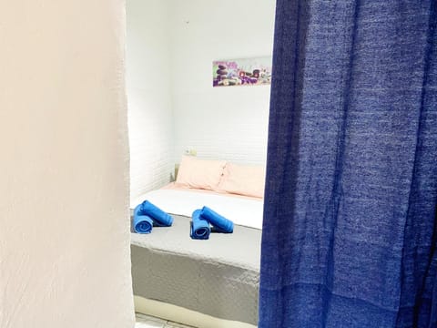 Property building, Bed, Bedroom