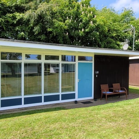 Property building, Spring, Day, Garden, Garden view