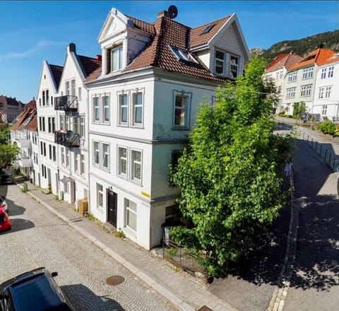 Property building, Street view