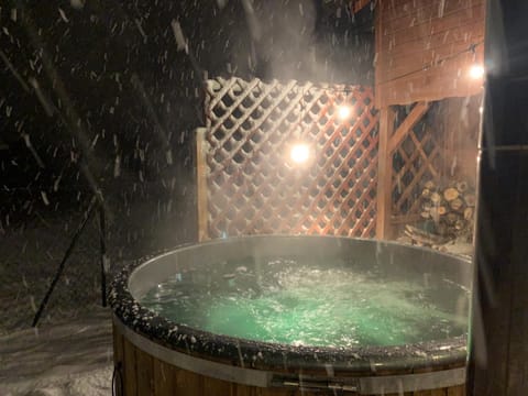 Night, Winter, Hot Tub