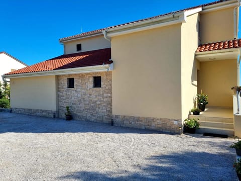 Apartment Leona Apartment in Tisno