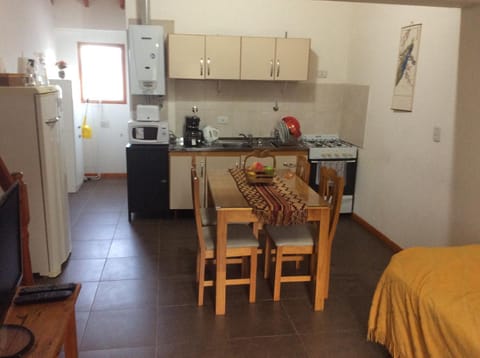 Kitchen or kitchenette, Dining area, Communal kitchen
