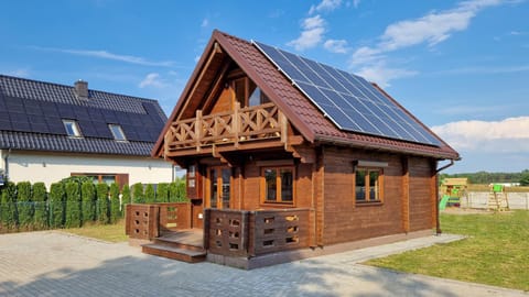 Property building, Patio, Facade/entrance, Garden