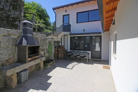 Property building, Facade/entrance, Off site