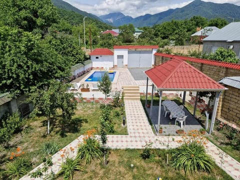 Bird's eye view, Pool view