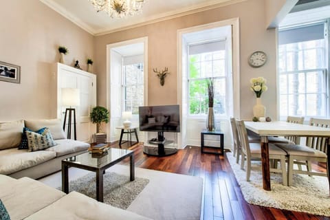 Communal lounge/ TV room, Living room
