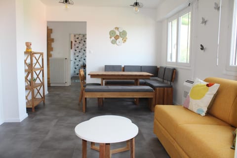 Living room, Dining area
