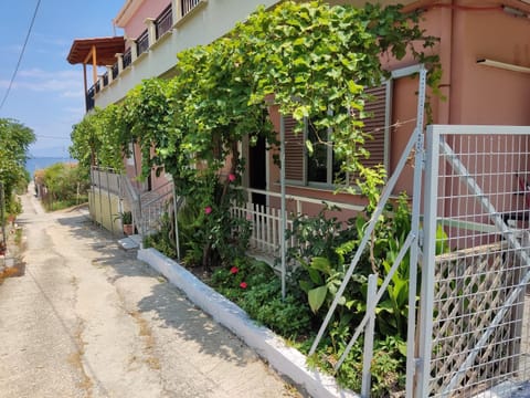 Neighbourhood, Street view