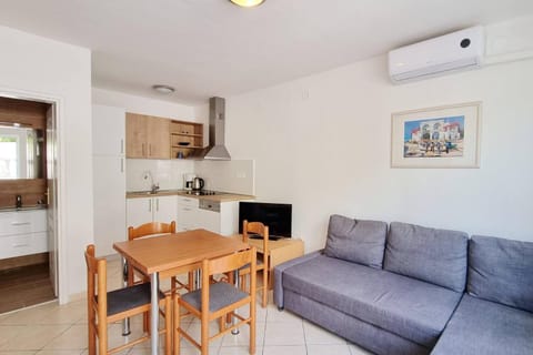 Apartments Lovincic Bed and Breakfast in Lika-Senj County