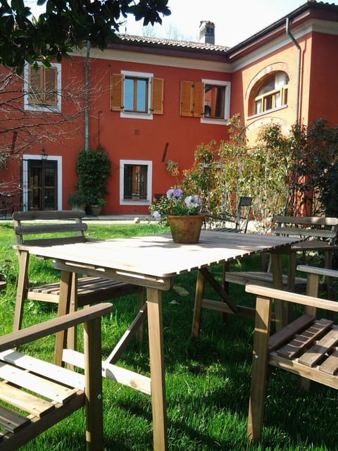 Facade/entrance, Garden