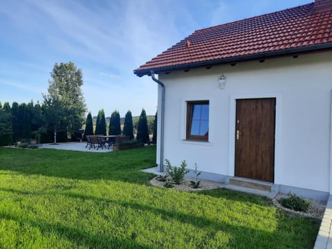 Property building, Facade/entrance, Garden