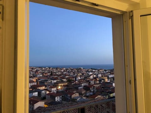 City view, Sea view