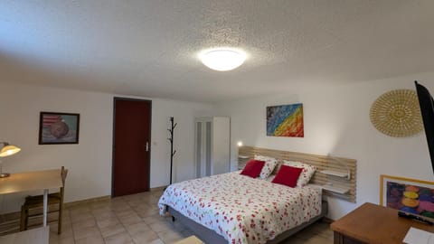 Studio 28m2 climatisé,WIFI, proche des calanques,plages Apartment in La Ciotat