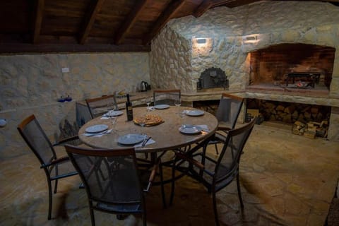 Banquet/Function facilities, Seating area, Dining area, Food