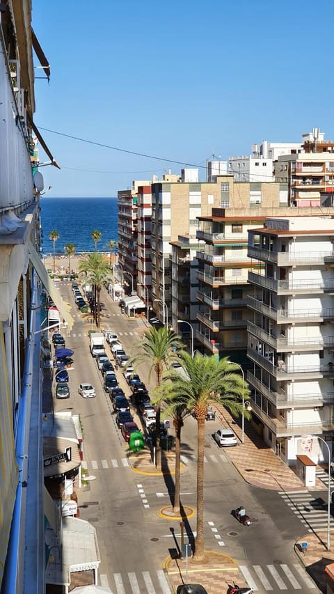 Sea view, Street view