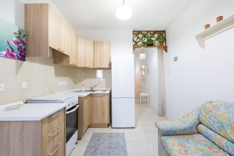 Kitchen or kitchenette, Living room, Seating area