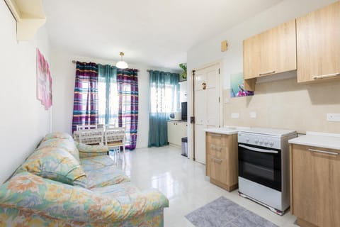 Kitchen or kitchenette, Living room, Seating area