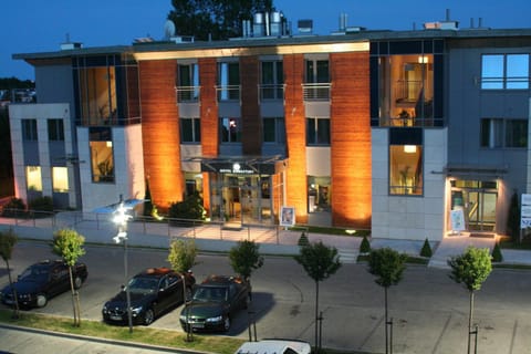 Property building, Facade/entrance, Parking