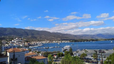 Archontikon 1800 Apartment in Poros