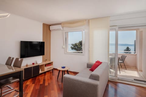 Big modern two - bedroom apartment with sea view and balcony - Spalato Apartment in Split