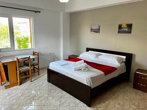 Bed, Living room, Photo of the whole room, Seating area, Bedroom, towels