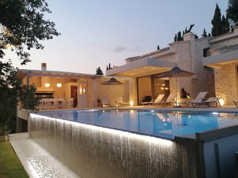 Property building, Pool view, Swimming pool, sunbed