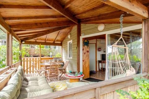 Patio, Spring, Garden, View (from property/room), Balcony/Terrace, Living room, Seating area, Dining area, Garden view