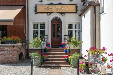Property building, Facade/entrance
