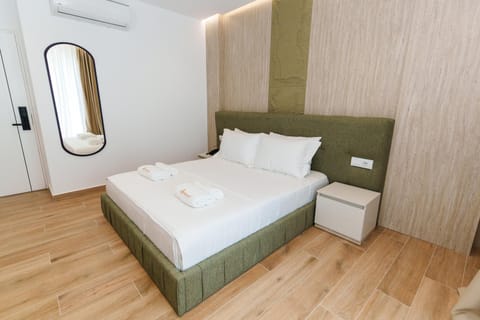 Bed, Photo of the whole room, Bedroom, towels, wardrobe, air conditioner