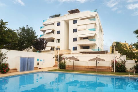 Property building, Swimming pool, Swimming pool