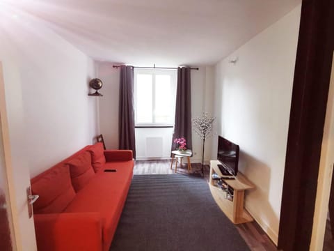 Communal lounge/ TV room, TV and multimedia, Living room