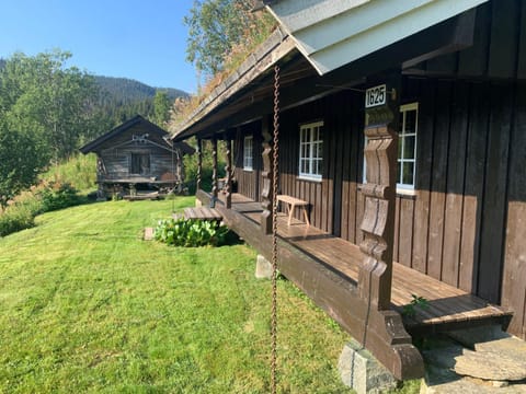 Property building, Patio, Facade/entrance, Garden