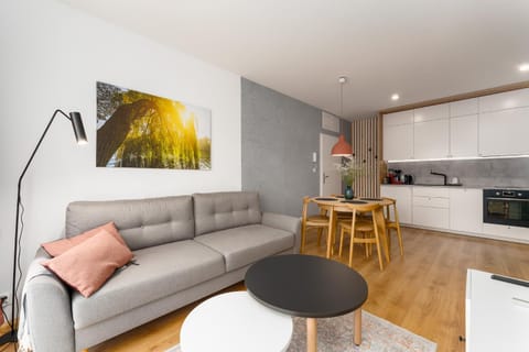 Kitchen or kitchenette, Living room, Seating area, Dining area, minibar, stove