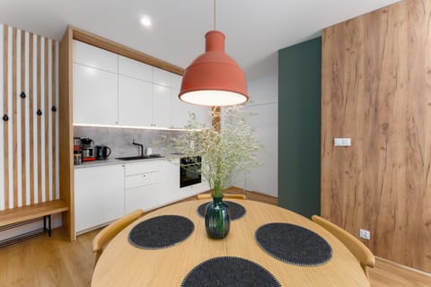 Kitchen or kitchenette, Dining area, pet friendly, stove