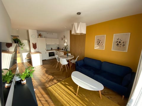 Kitchen or kitchenette, Living room, Seating area, Dining area, minibar, pet friendly, stove