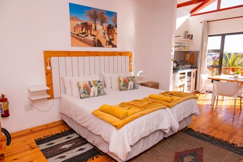 Bed, TV and multimedia, Photo of the whole room, Seating area, towels